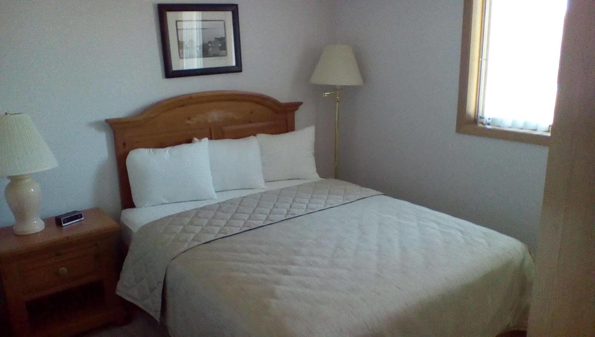 Hilltop Inn Fish Creek Esterno foto